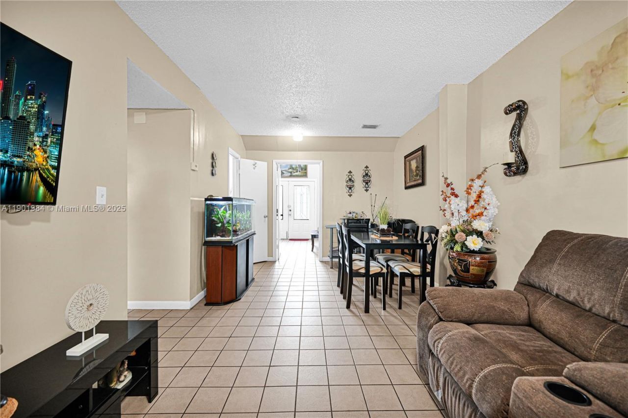 11953 SW 268th Ter, Miami, FL 33032 Photo