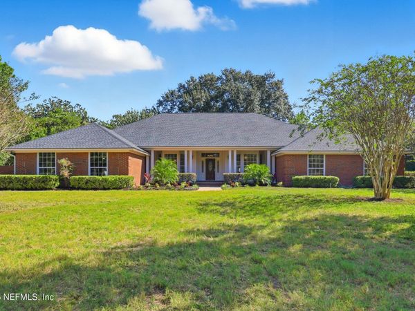 8127 MIDDLE FORK Lane, Jacksonville, FL 32256