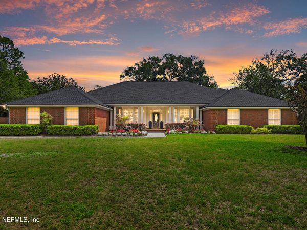 8127 MIDDLE FORK Lane, Jacksonville, FL 32256