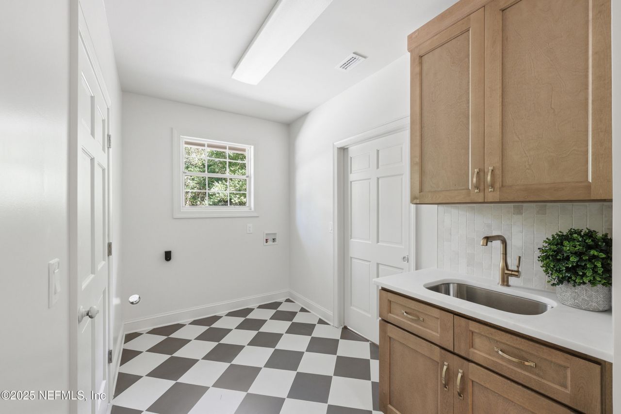 8127 Middle Fork Lane, Jacksonville, FL 32256 Photo