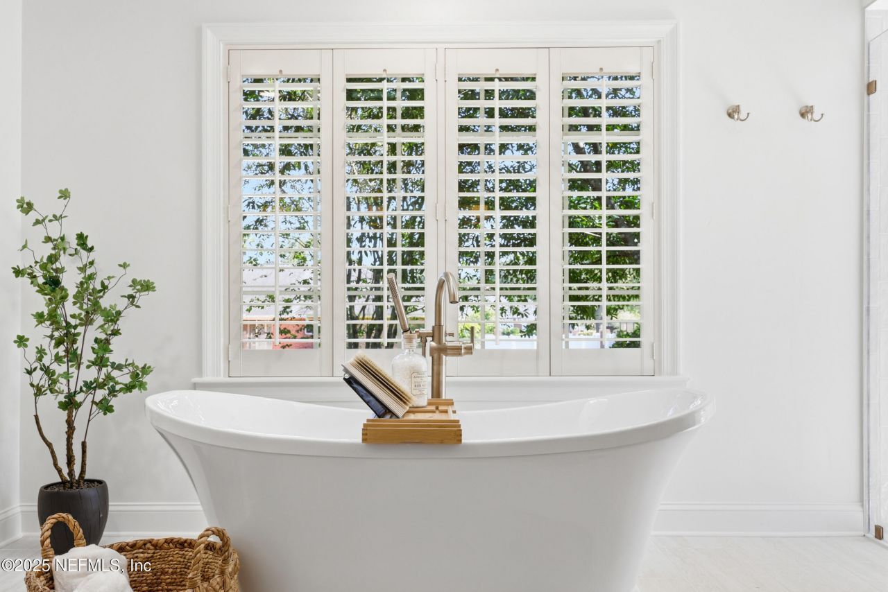 8127 Middle Fork Lane, Jacksonville, FL 32256 Photo