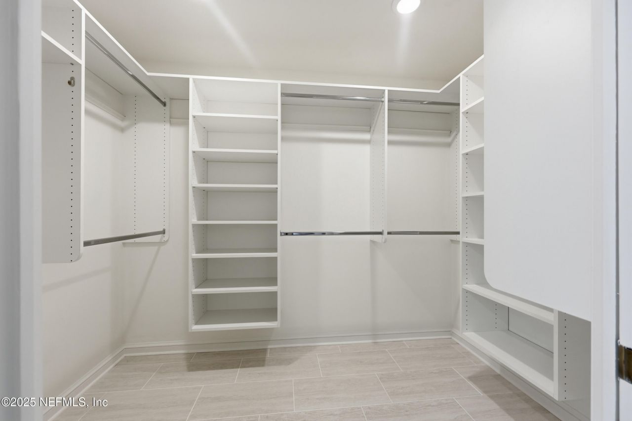 8127 Middle Fork Lane, Jacksonville, FL 32256 Photo