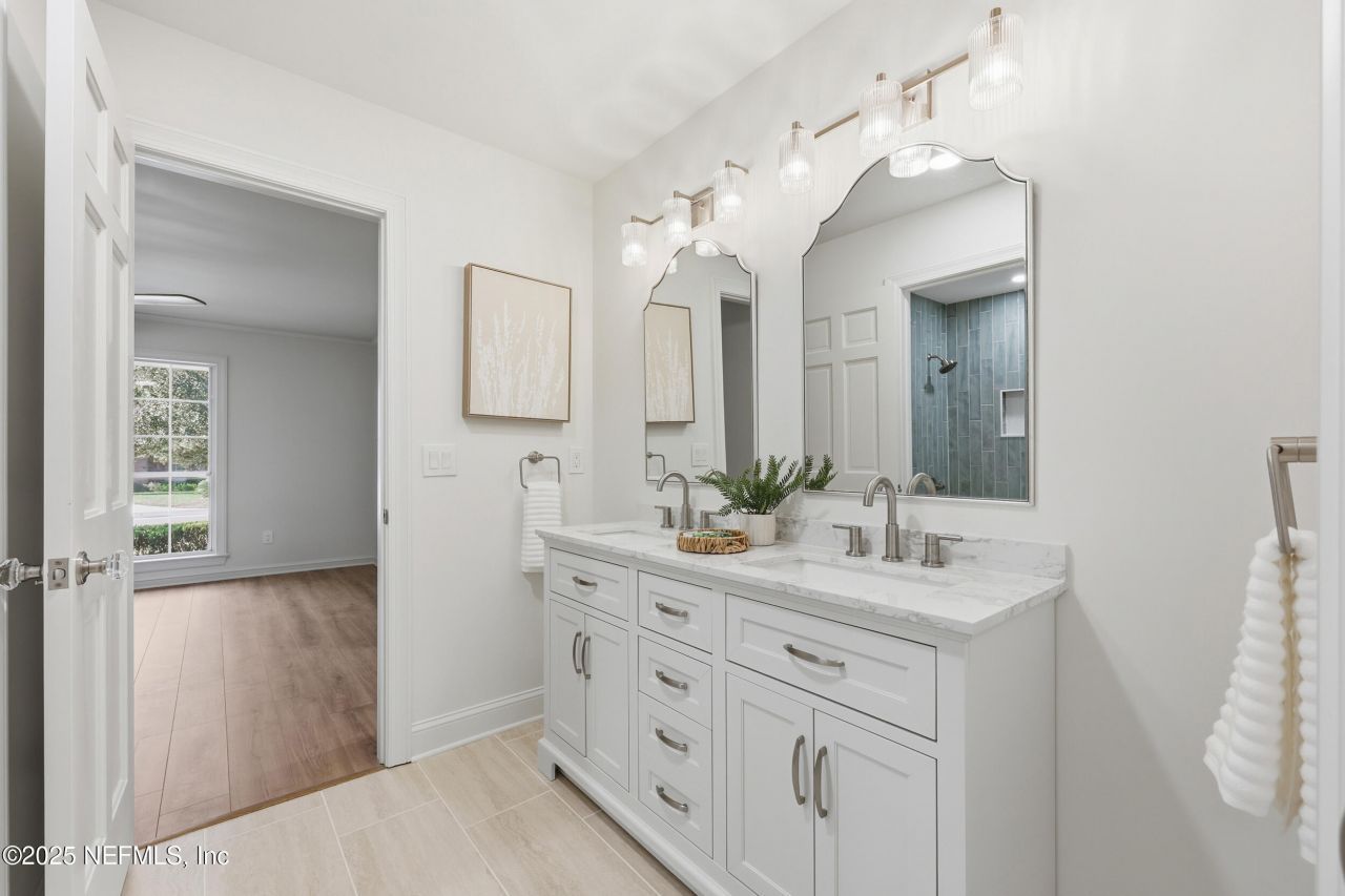 8127 Middle Fork Lane, Jacksonville, FL 32256 Photo