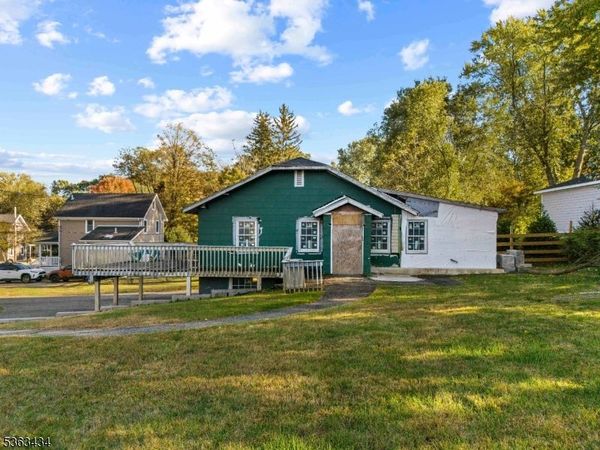 7 River Rd, Montville, NJ 07045