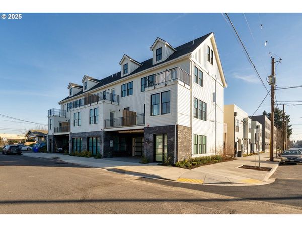 512 NE 56TH AVE, Portland, OR 97213