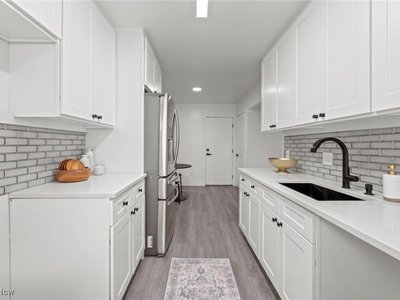 375 Big Bend Circle, Barberton, OH 44203 Photo 14