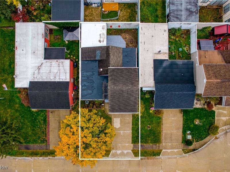 375 Big Bend Circle, Barberton, OH 44203 Photo 3