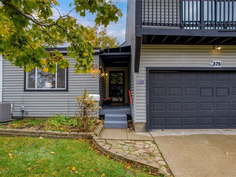 375 Big Bend Circle, Barberton, OH 44203 Photo 4