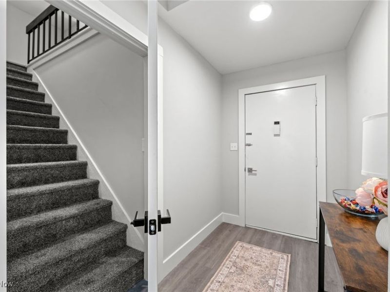 375 Big Bend Circle, Barberton, OH 44203 Photo 6