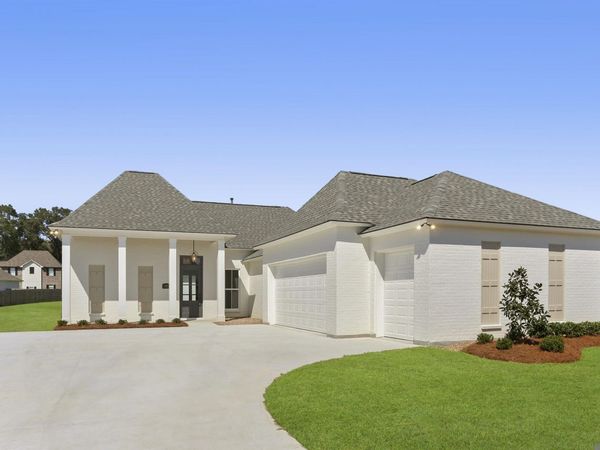 38158 Sweet Briar Dr, Prairieville, LA 70769