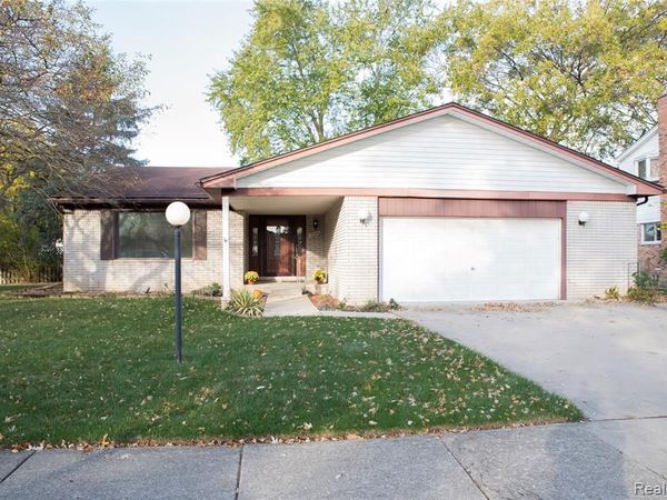 21664 Hall Road, Woodhaven, MI 48183