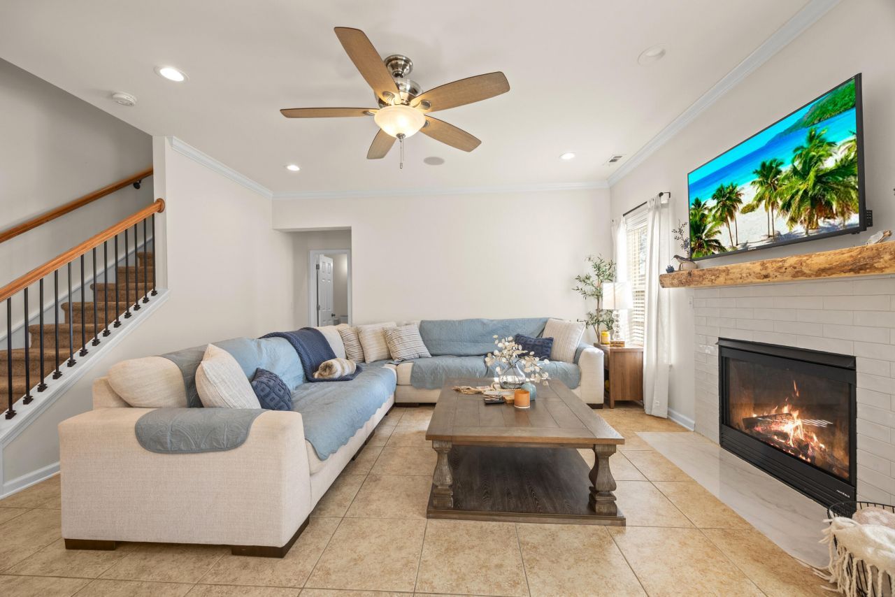 4008 Sanderson Lane Photo 10