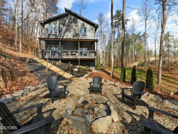 2825 Whisper Creek Lane, Sevierville, TN 37862