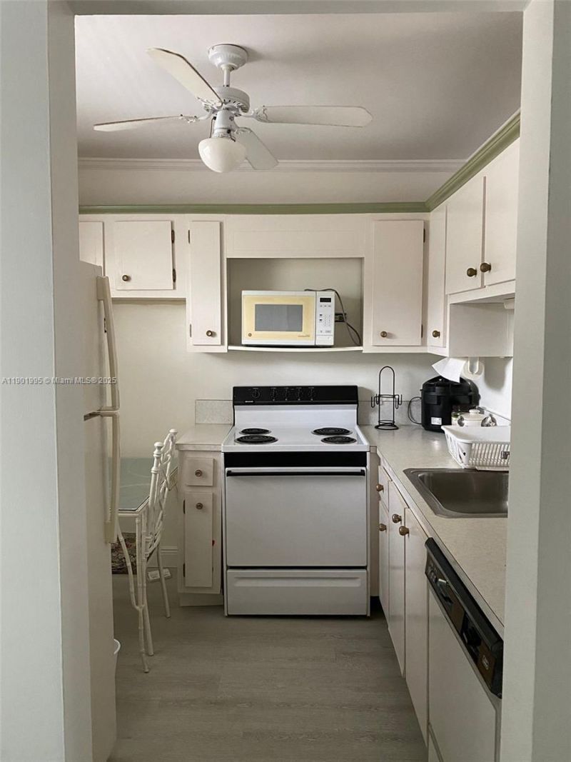 3431 NW 50th Ave, Unit 207, Lauderdale Lakes, FL 33319 Photo