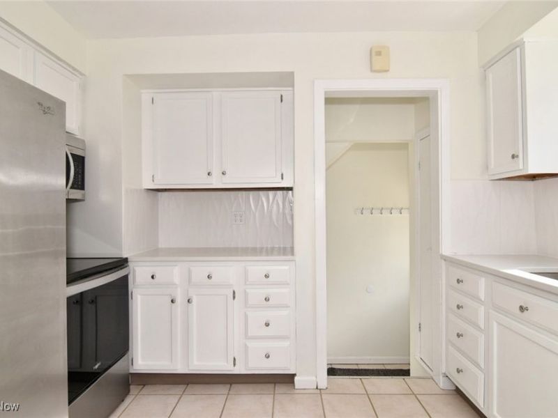 1575 Lander Road, Mayfield Heights, OH 44124 Photo 10