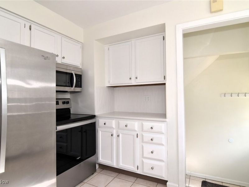 1575 Lander Road, Mayfield Heights, OH 44124 Photo 11