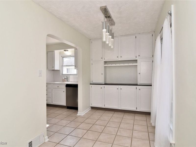 1575 Lander Road, Mayfield Heights, OH 44124 Photo 5