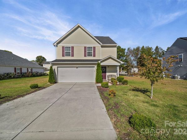 635 Scarlet Leaf Lane, Oakboro, NC 28129