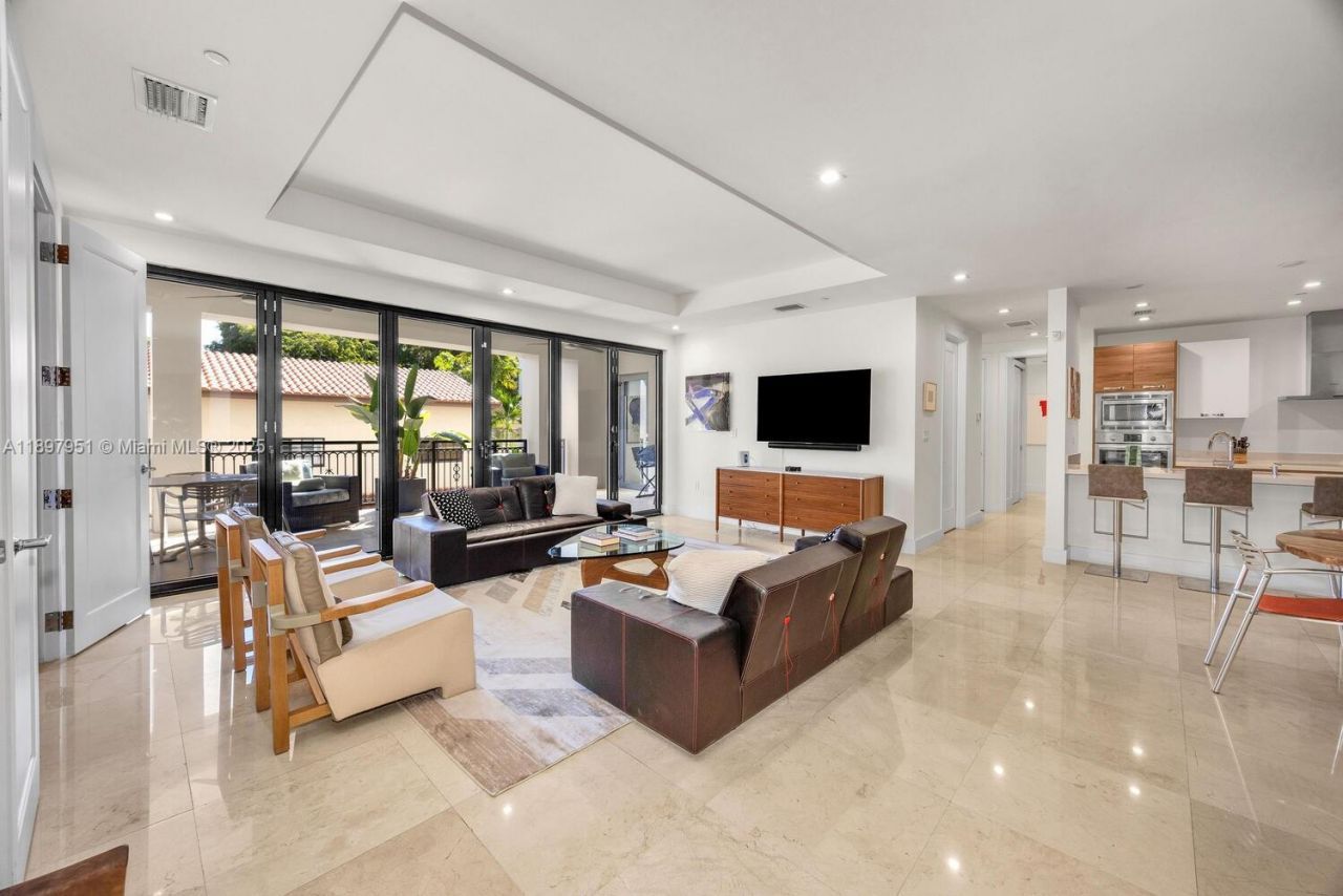 718 Valencia Ave, Unit 207, Coral Gables, FL 33134 Photo