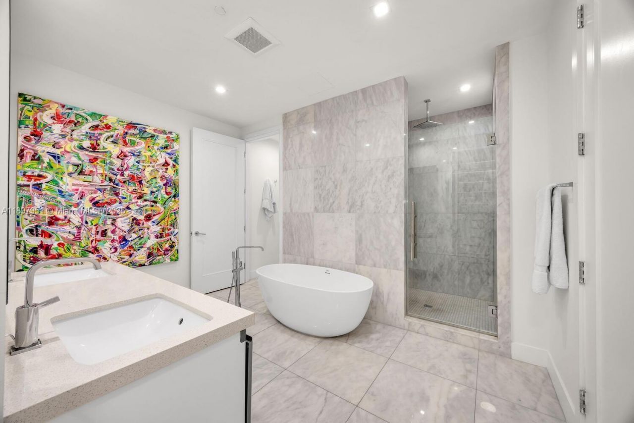 718 Valencia Ave, Unit 207, Coral Gables, FL 33134 Photo