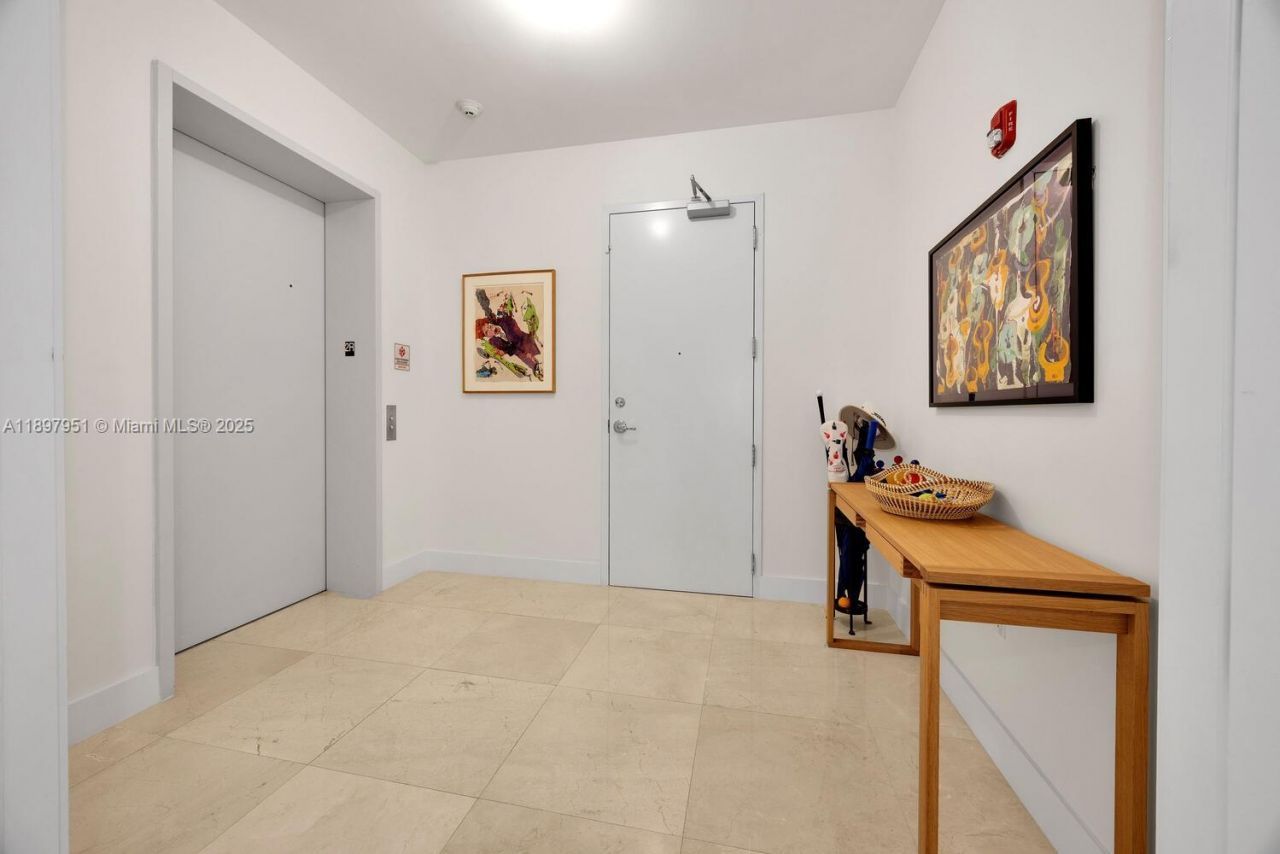 718 Valencia Ave, Unit 207, Coral Gables, FL 33134 Photo