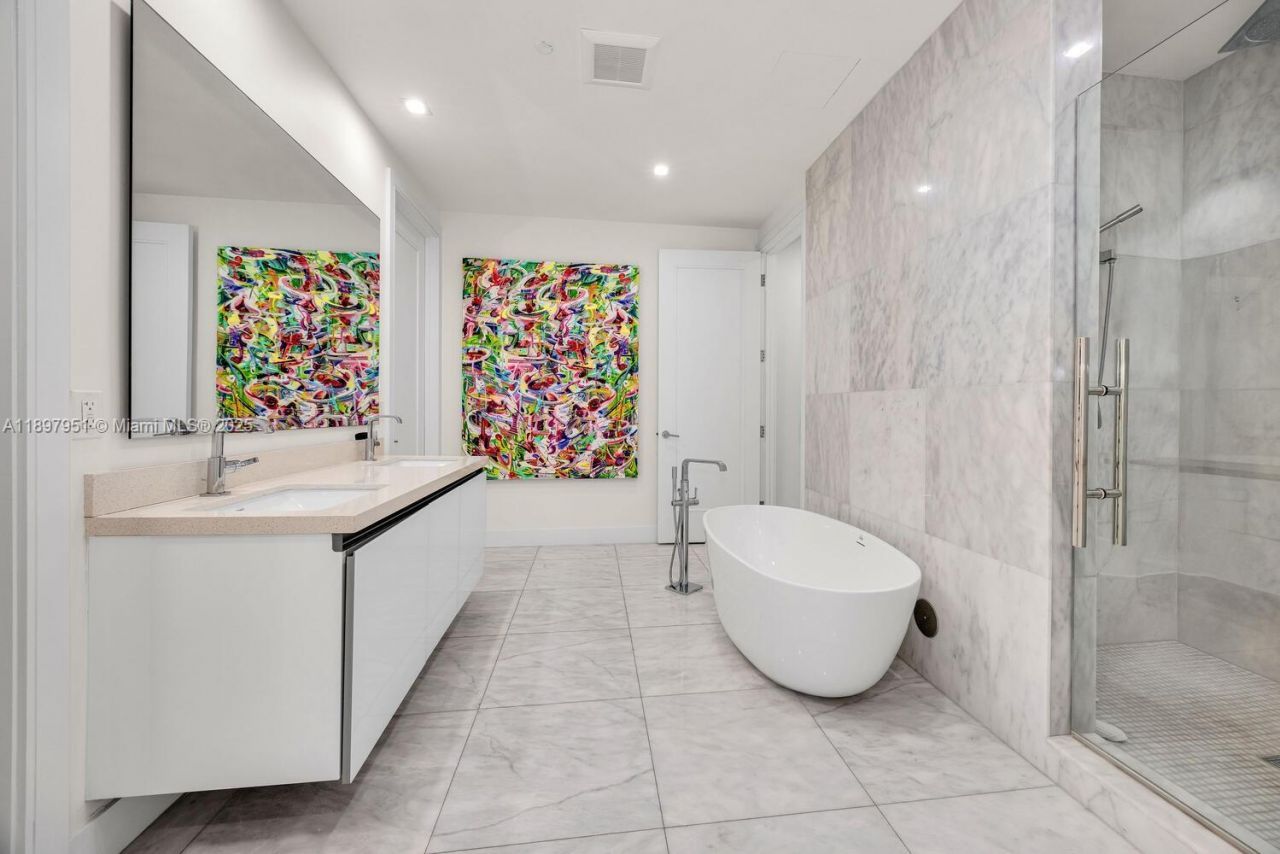 718 Valencia Ave, Unit 207, Coral Gables, FL 33134 Photo