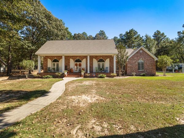 40 Wandering Oaks Ln., Hattiesburg, MS 39401