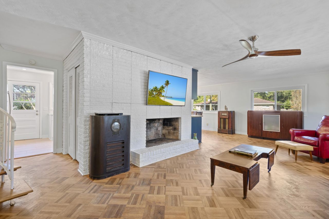 725 Shelley Road Photo 11