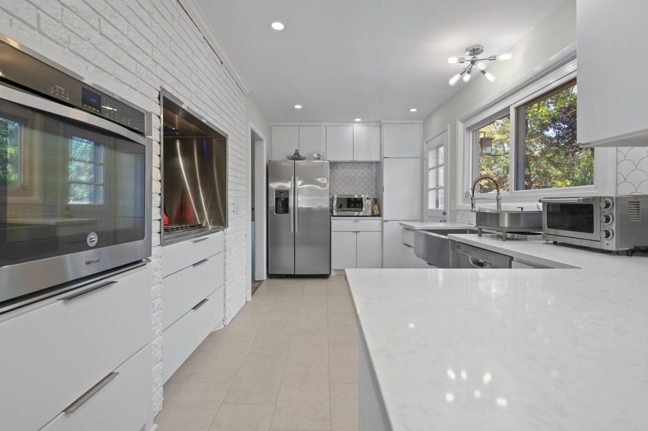 725 Shelley Road Photo 4