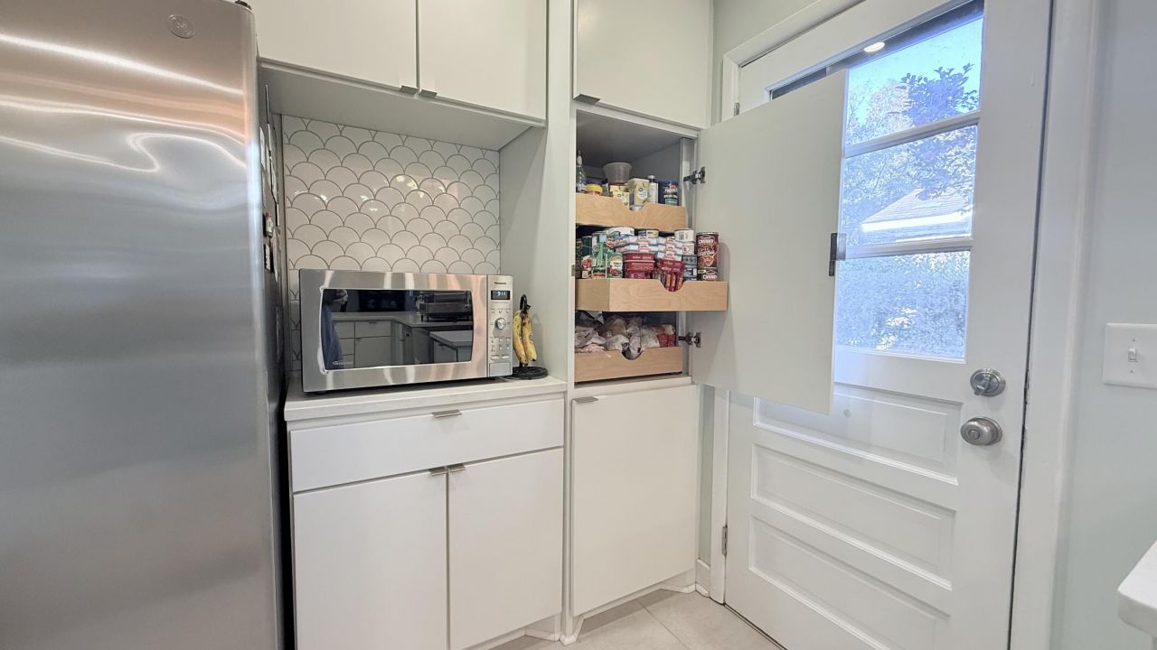 725 Shelley Road Photo 7