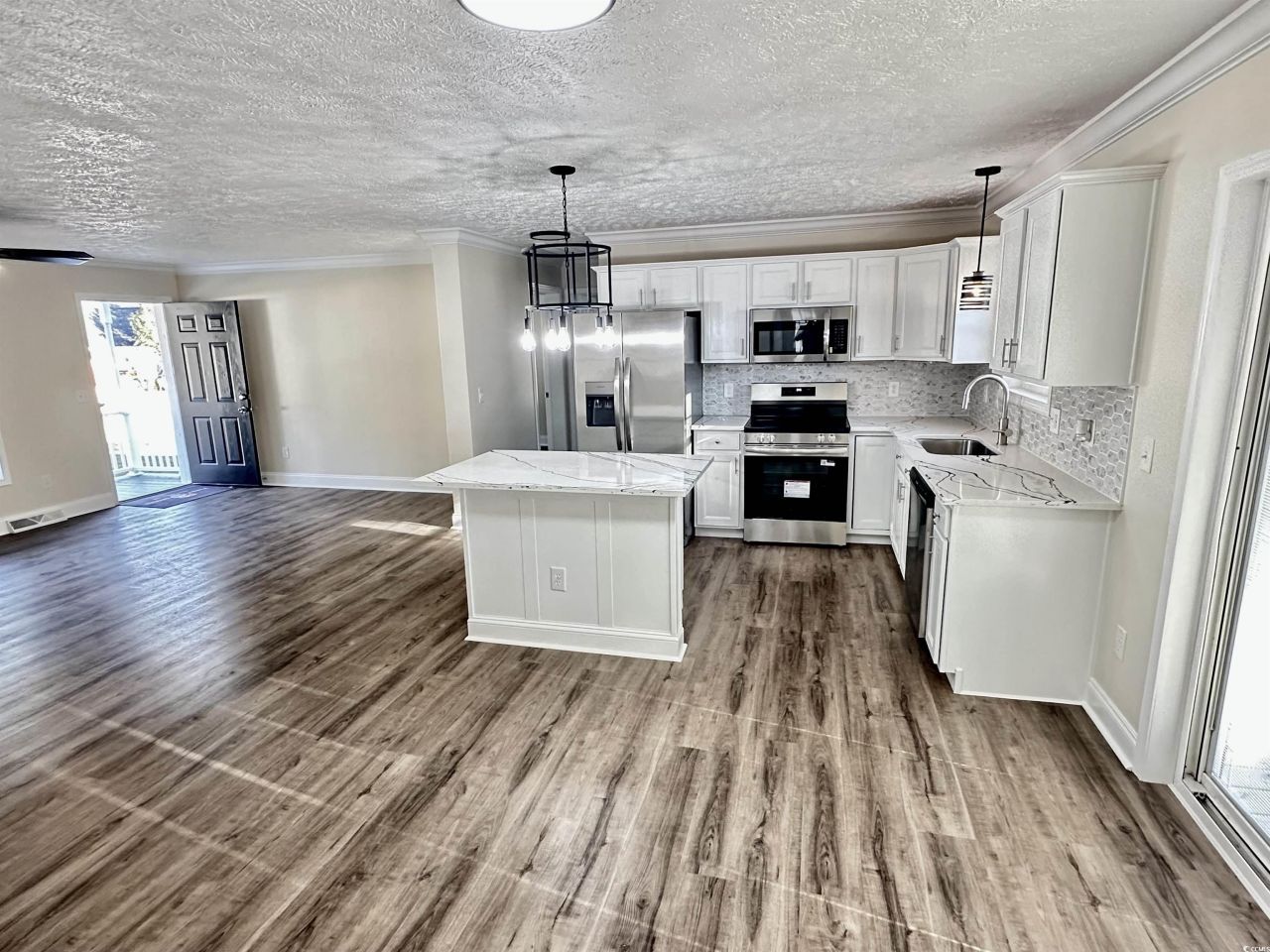 2432 Farmwood Circle Photo 3