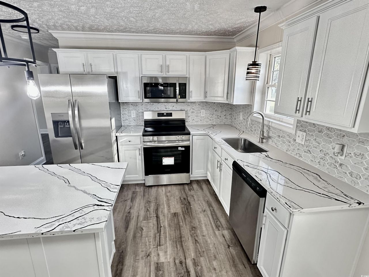 2432 Farmwood Circle Photo 4