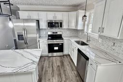 2432 Farmwood Circle photo 4