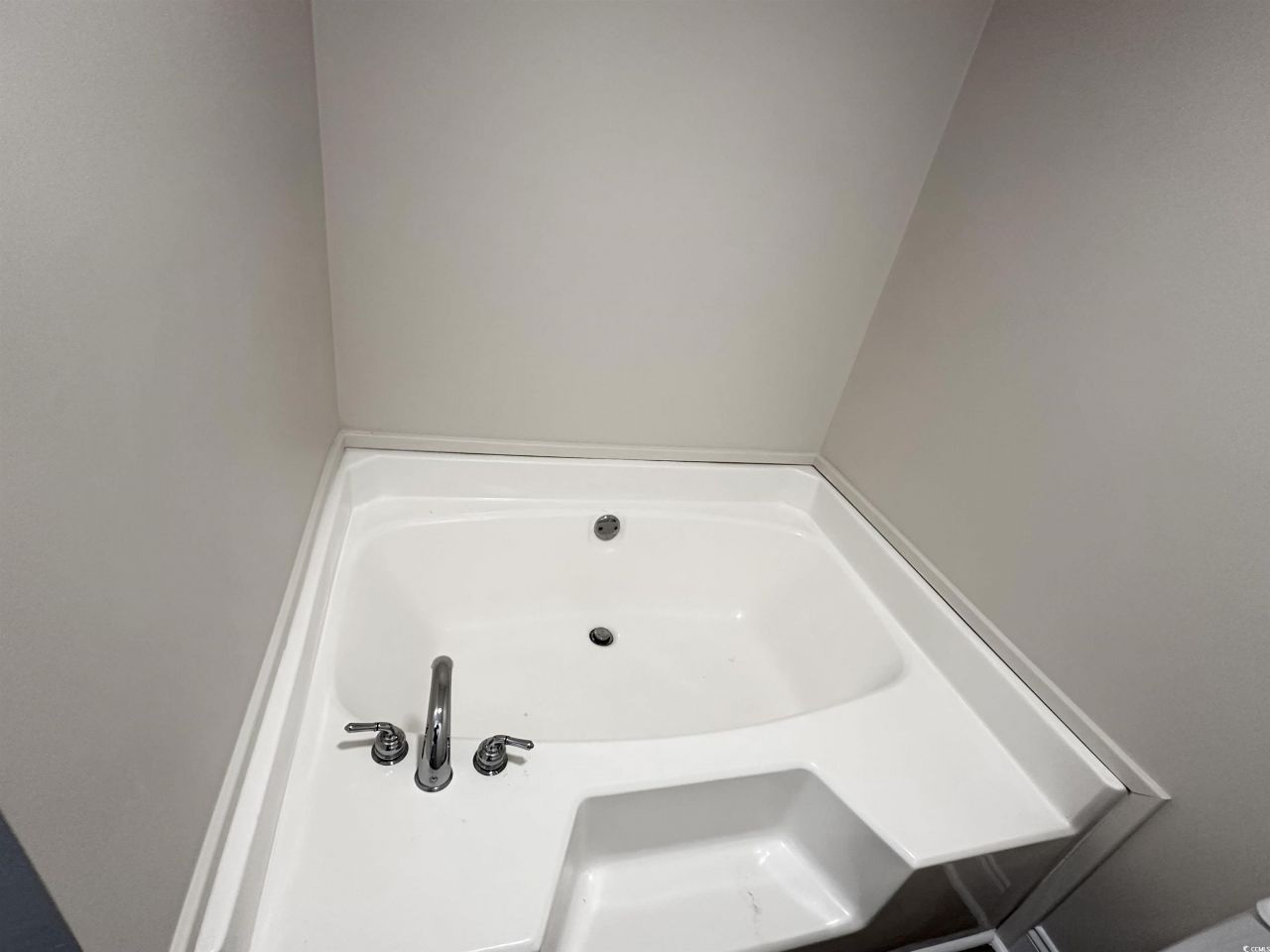 2432 Farmwood Circle Photo 9