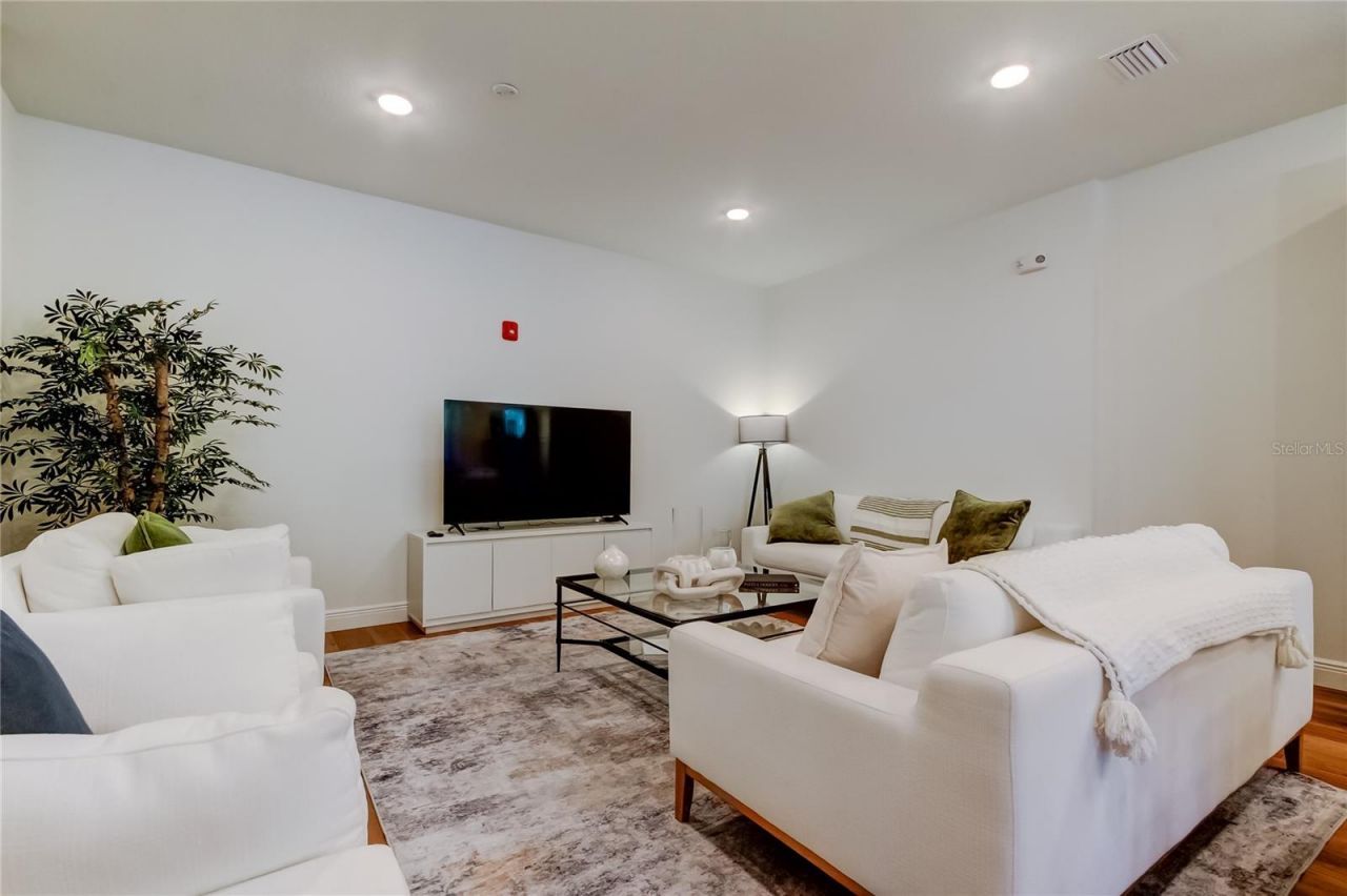 600 3rd Avenue S, Unit 302, Saint Petersburg, FL 33701 Photo