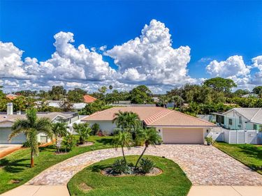 829 HARBOR DRIVE S, VENICE, FL 34285
