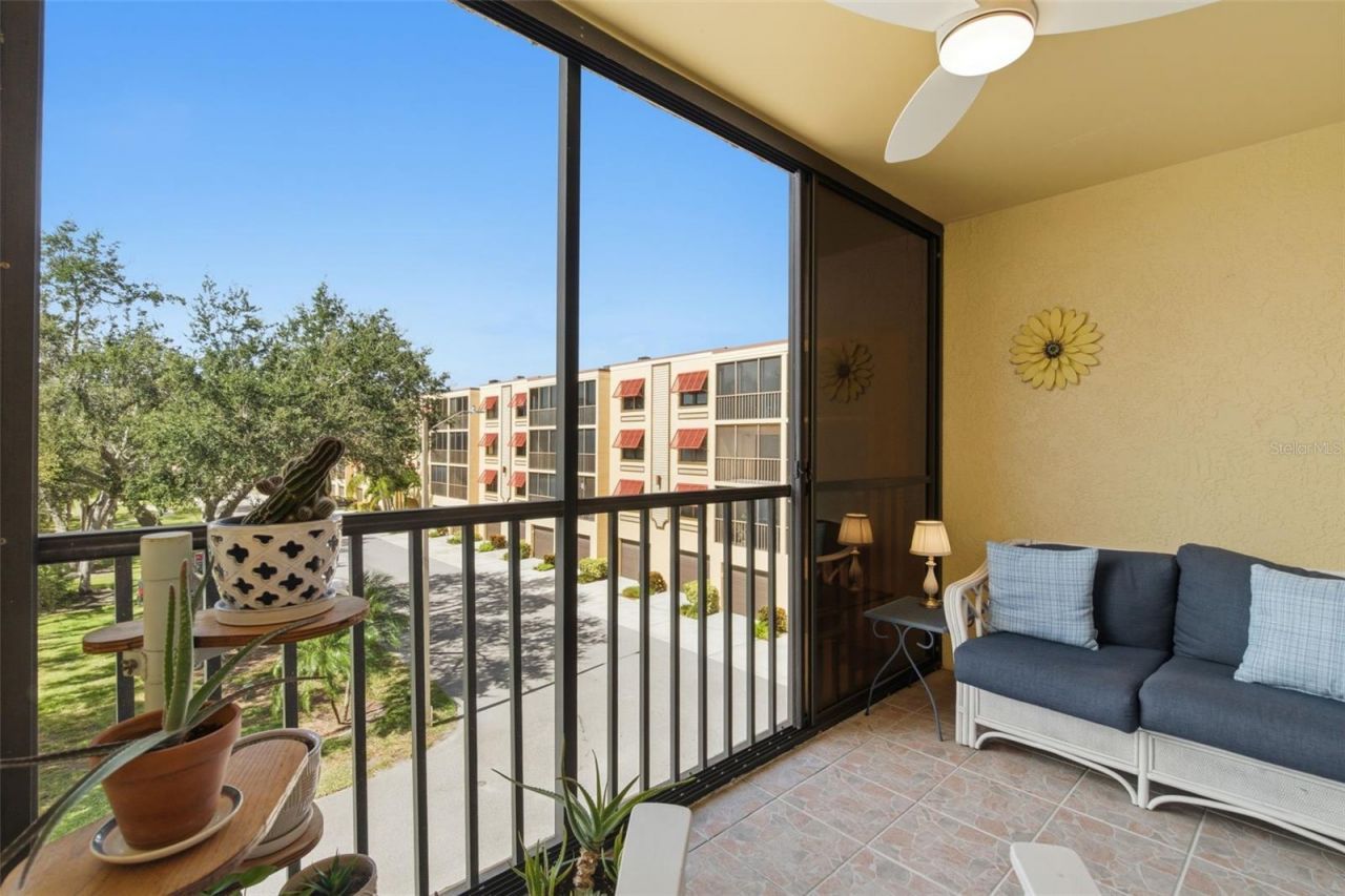 5775 Park Street N, Unit 311, Saint Petersburg, FL 33709 Photo