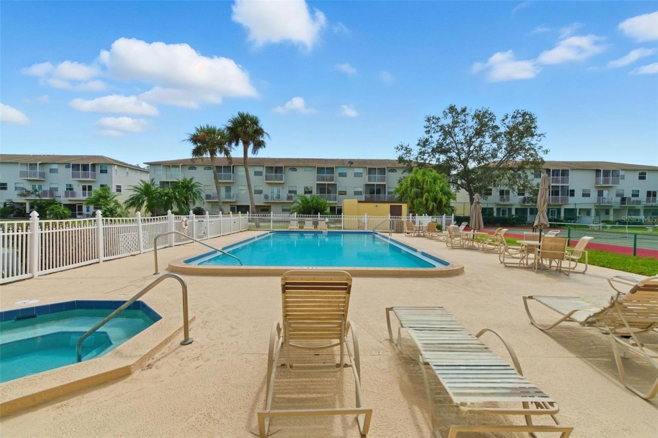 5775 Park Street N, Unit 311, Saint Petersburg, FL 33709 Photo