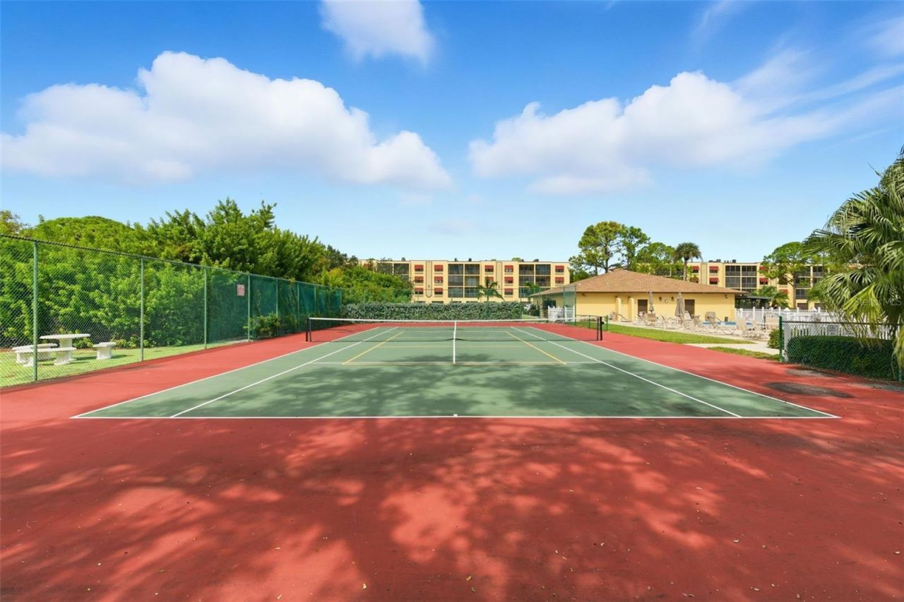 5775 Park Street N, Unit 311, Saint Petersburg, FL 33709 Photo