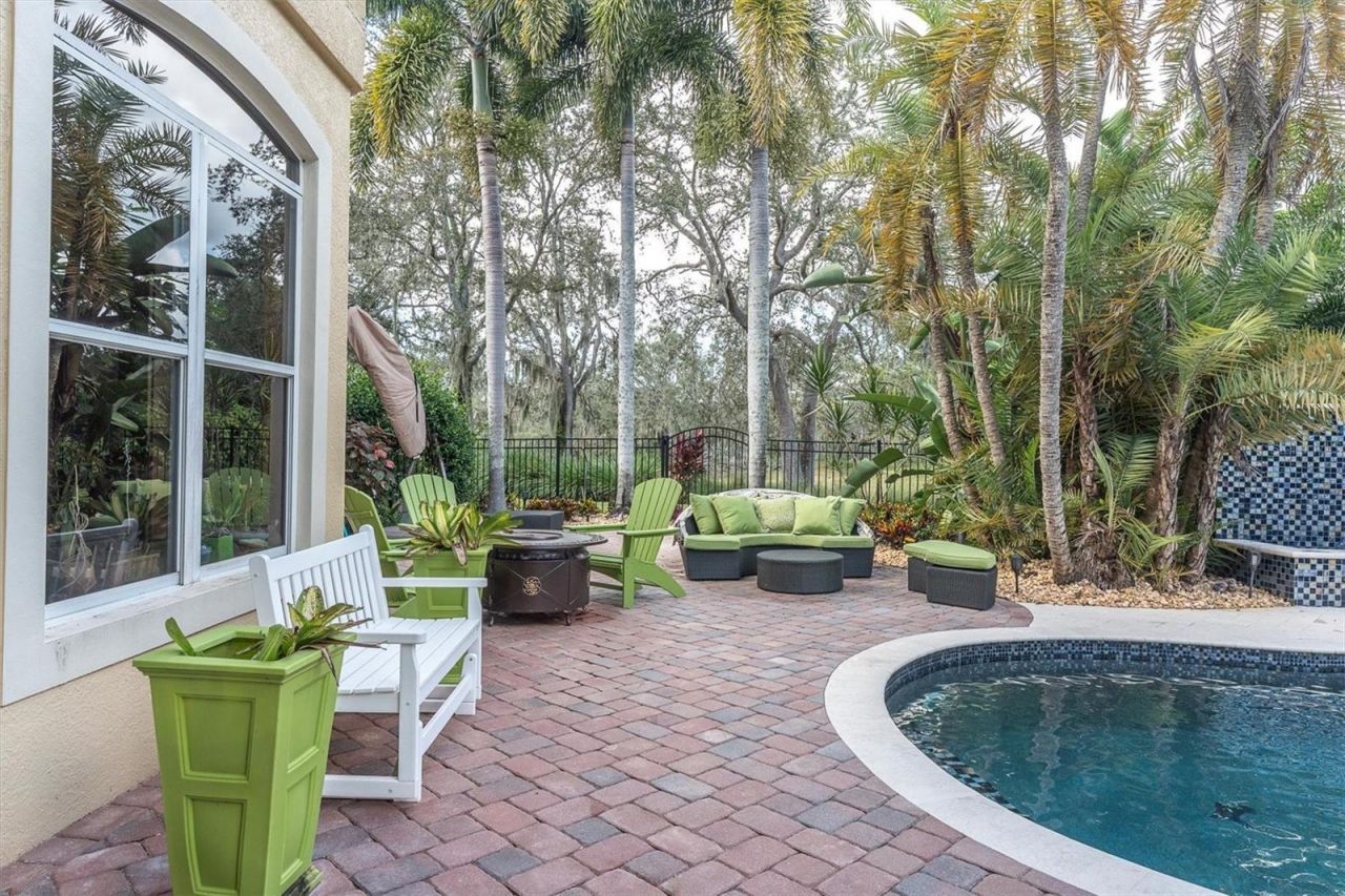 2861 Roehampton Close, Tarpon Springs, FL 34688 Photo