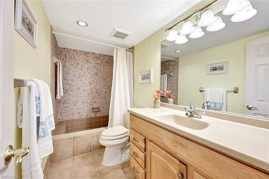 2000 Alamanda Dr, Unit 104, Naples, FL 34102 Photo