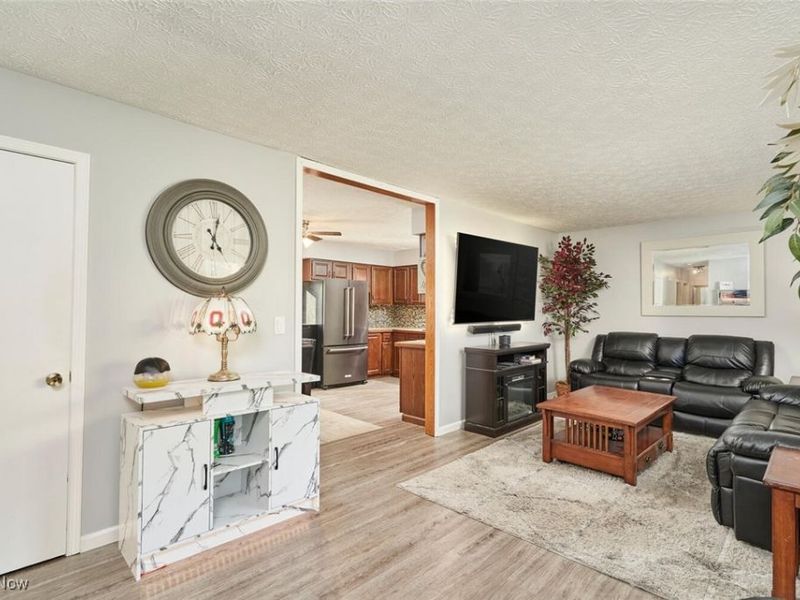 1422 Slagle Drive, Akron, OH 44312 Photo 3