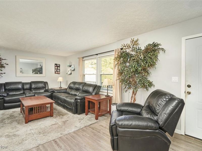 1422 Slagle Drive, Akron, OH 44312 Photo 4