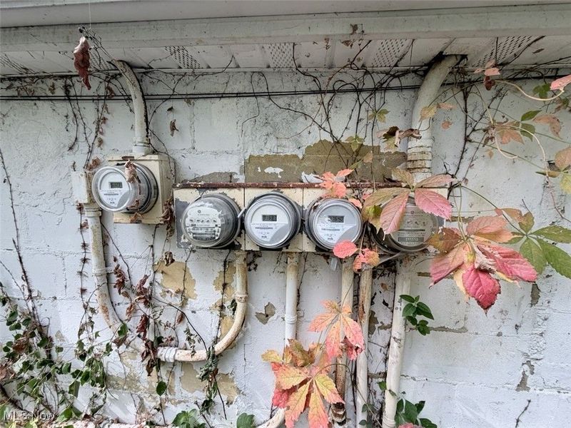 1842 Grace Road, Akron, OH 44312 Photo 12