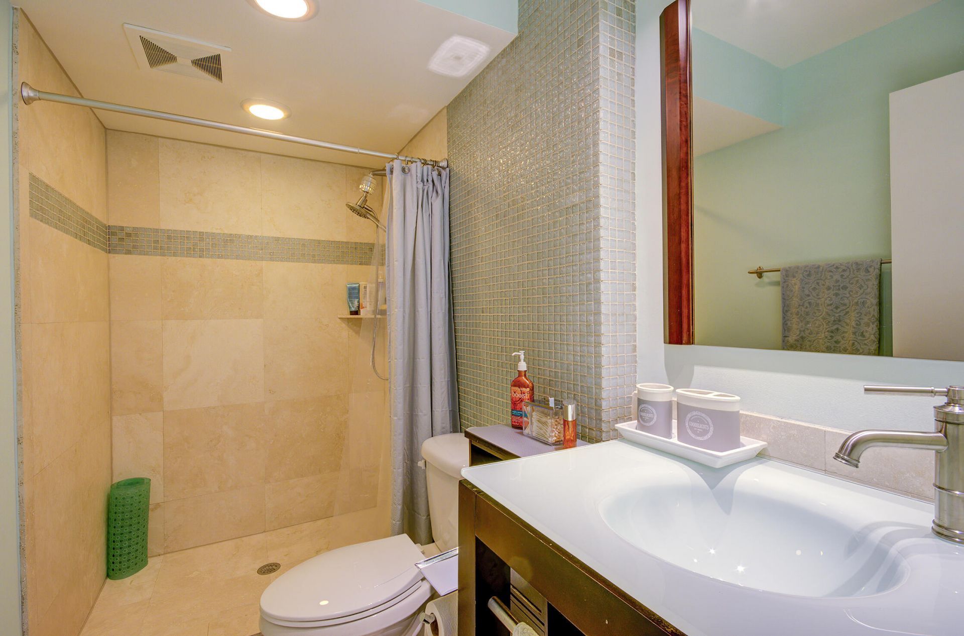 3040 Lake Shore Drive, Unit 502, Riviera Beach, FL 33404 Photo