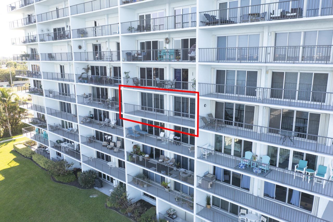 3040 Lake Shore Drive, Unit 502, Riviera Beach, FL 33404 Photo