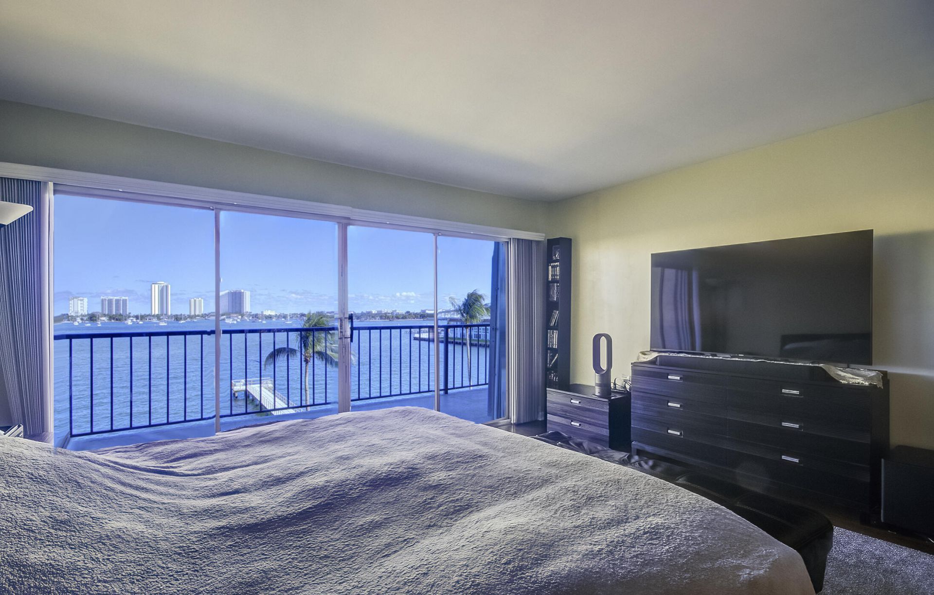 3040 Lake Shore Drive, Unit 502, Riviera Beach, FL 33404 Photo