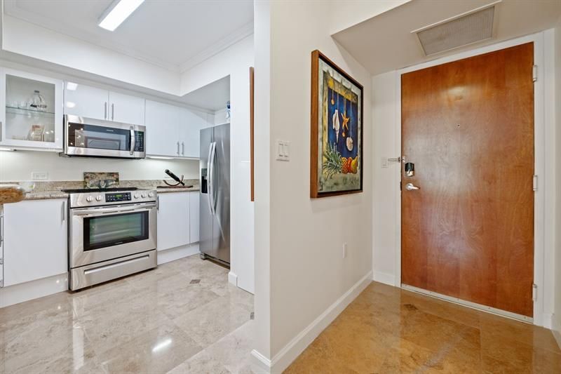 2011 N Ocean Boulevard, Unit 206, Fort Lauderdale, FL 33305 Photo