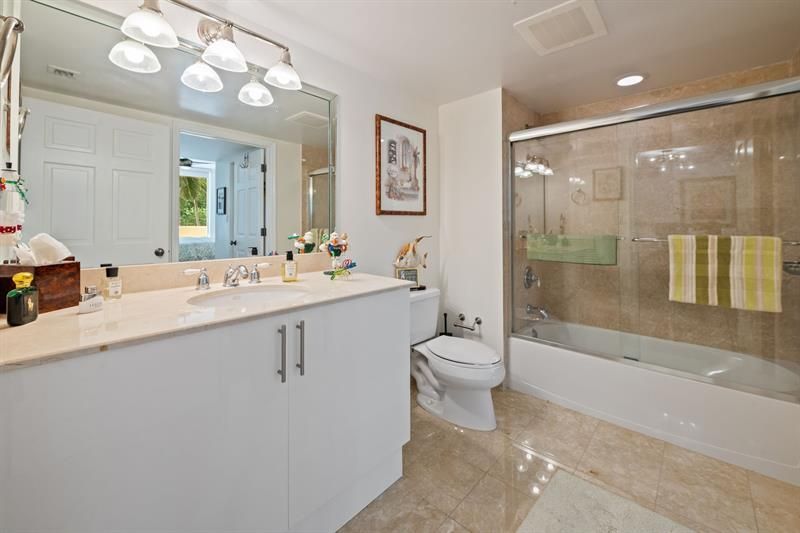 2011 N Ocean Boulevard, Unit 206, Fort Lauderdale, FL 33305 Photo