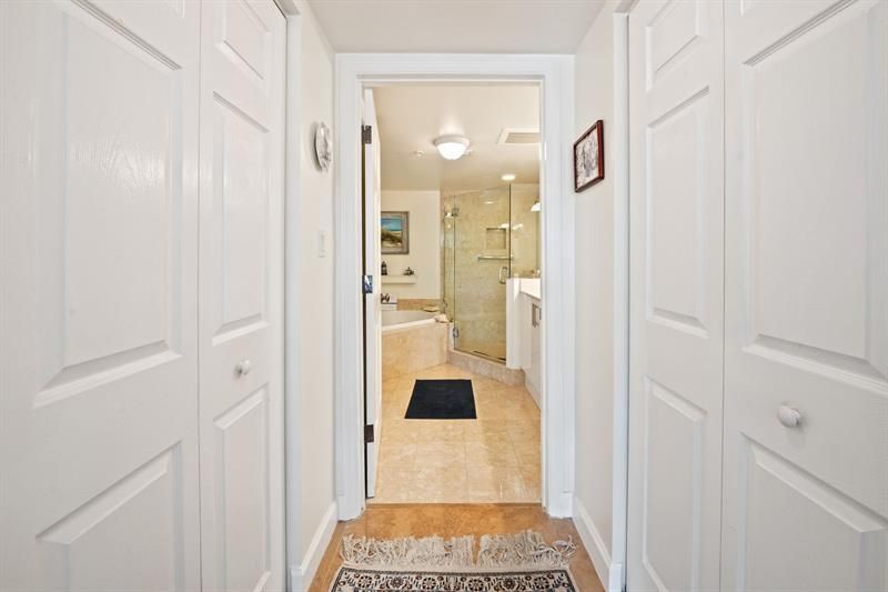 2011 N Ocean Boulevard, Unit 206, Fort Lauderdale, FL 33305 Photo